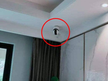 Mới cưới 2 năm vợ đã đòi ly hôn, chồng choáng nặng khi lén lắp camera trong phòng ngủ