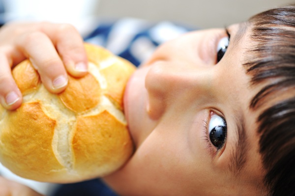 Thường xuyên ăn sáng bằng bánh mì, hãy cẩn thận với loại này tuy thơm giòn nhưng ung thư dễ tìm đến - 1