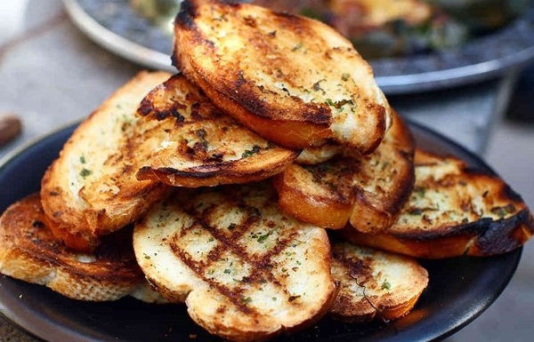 Thường xuyên ăn sáng bằng bánh mì, hãy cẩn thận với loại này tuy thơm giòn nhưng ung thư dễ tìm đến - 2