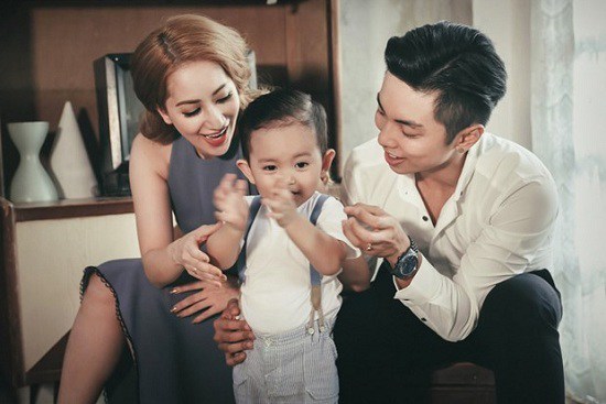 Bé Kubi là kết tinh tình yêu của Khánh Thi - Phan Hiển. 