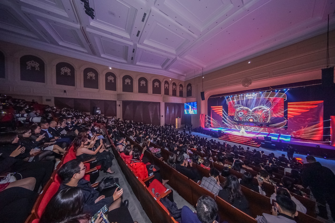 View - Hơn 1000 quý đối tác hội tụ tại đêm tiệc tri ân Dong Nam International "Shining.Show 1”