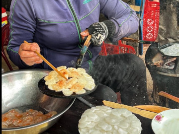 Tiệm bánh chiên hơn 20 năm ở Gia Lai, khách lúc nào cũng đông nườm nượp, đi muộn là hết bàn