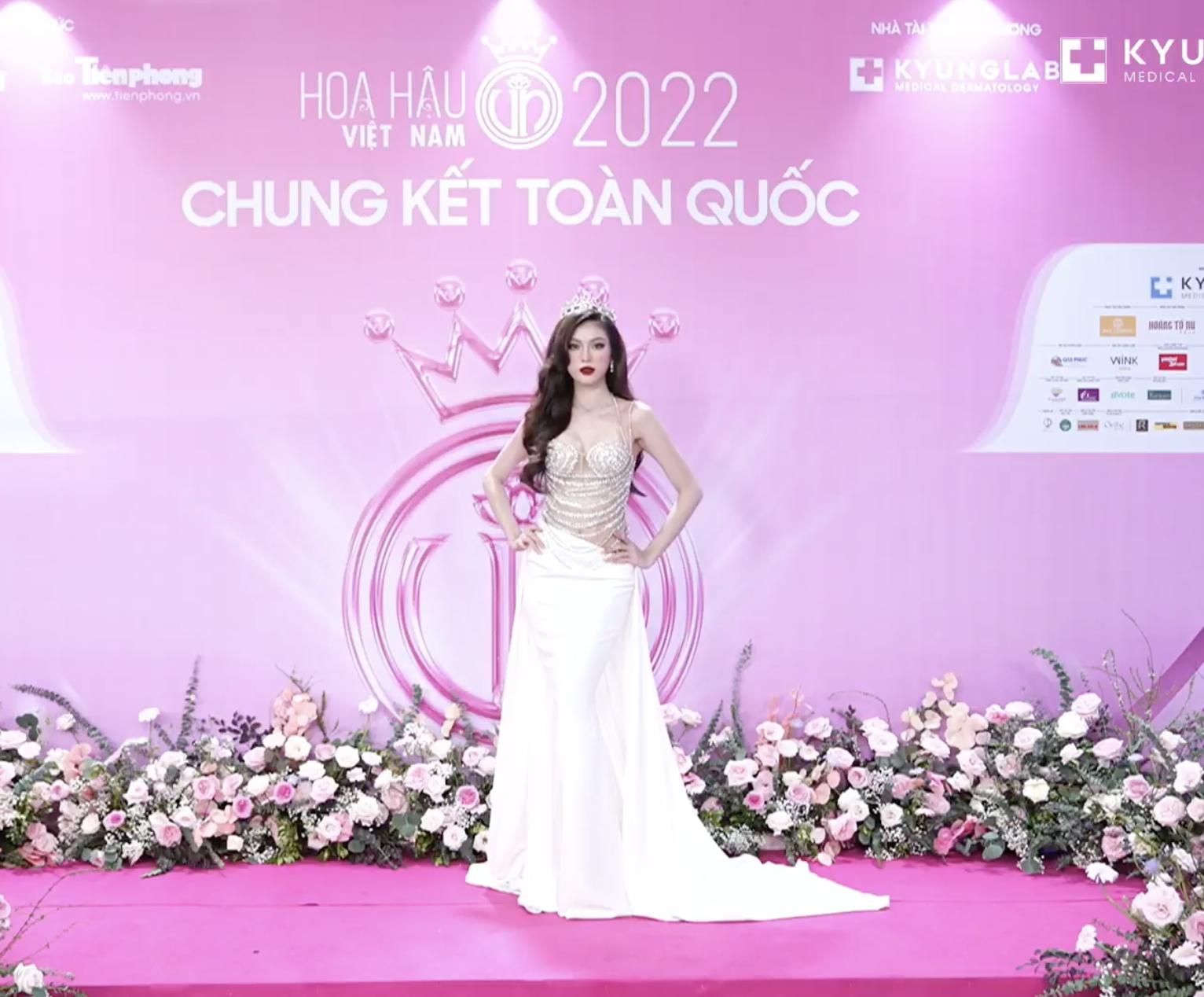 Trực tiếp Chung kết Hoa hậu Việt Nam 2022: 1 trong số 35 thí sinh sẵn sàng đội vương miện - 1