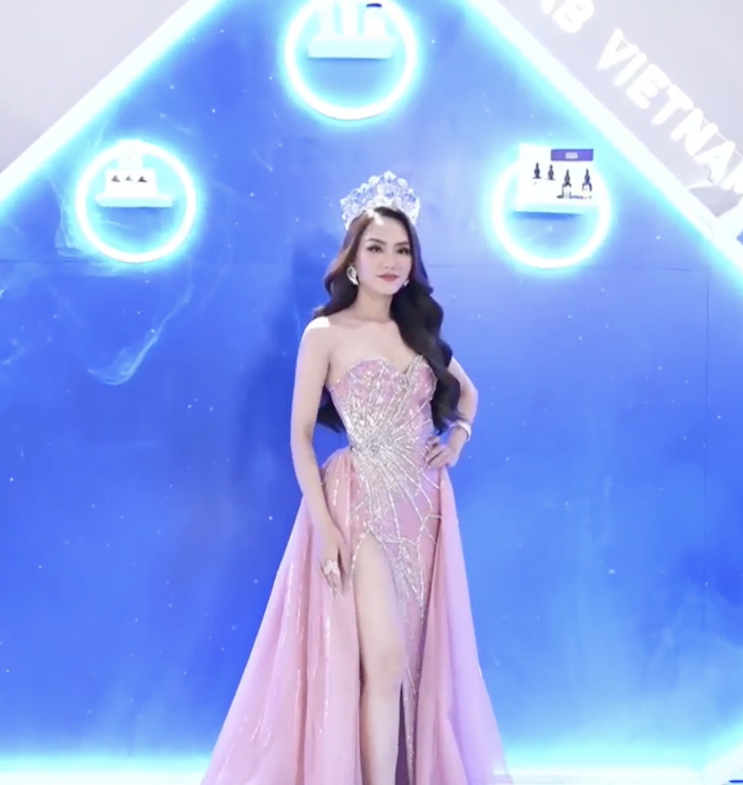 Trực tiếp Chung kết Hoa hậu Việt Nam 2022: 1 trong số 35 thí sinh sẵn sàng đội vương miện - 6