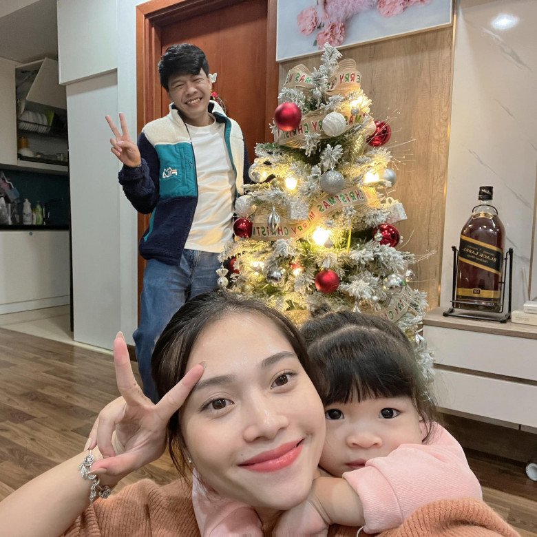 Nhóc tỳ sao Việt lên đồ đón Giáng sinh 2022: Bé nào cũng xinh xắn, con Hồ Ngọc Hà khiến mẹ phải khóc - 16