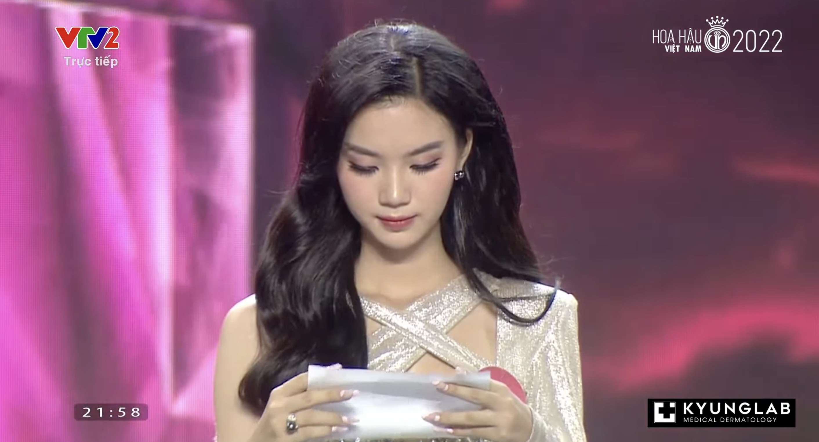 Chung kết Hoa hậu Việt Nam 2022: Tân Hoa hậu chính thức gọi tên Huỳnh Thị Thanh Thuỷ - 21