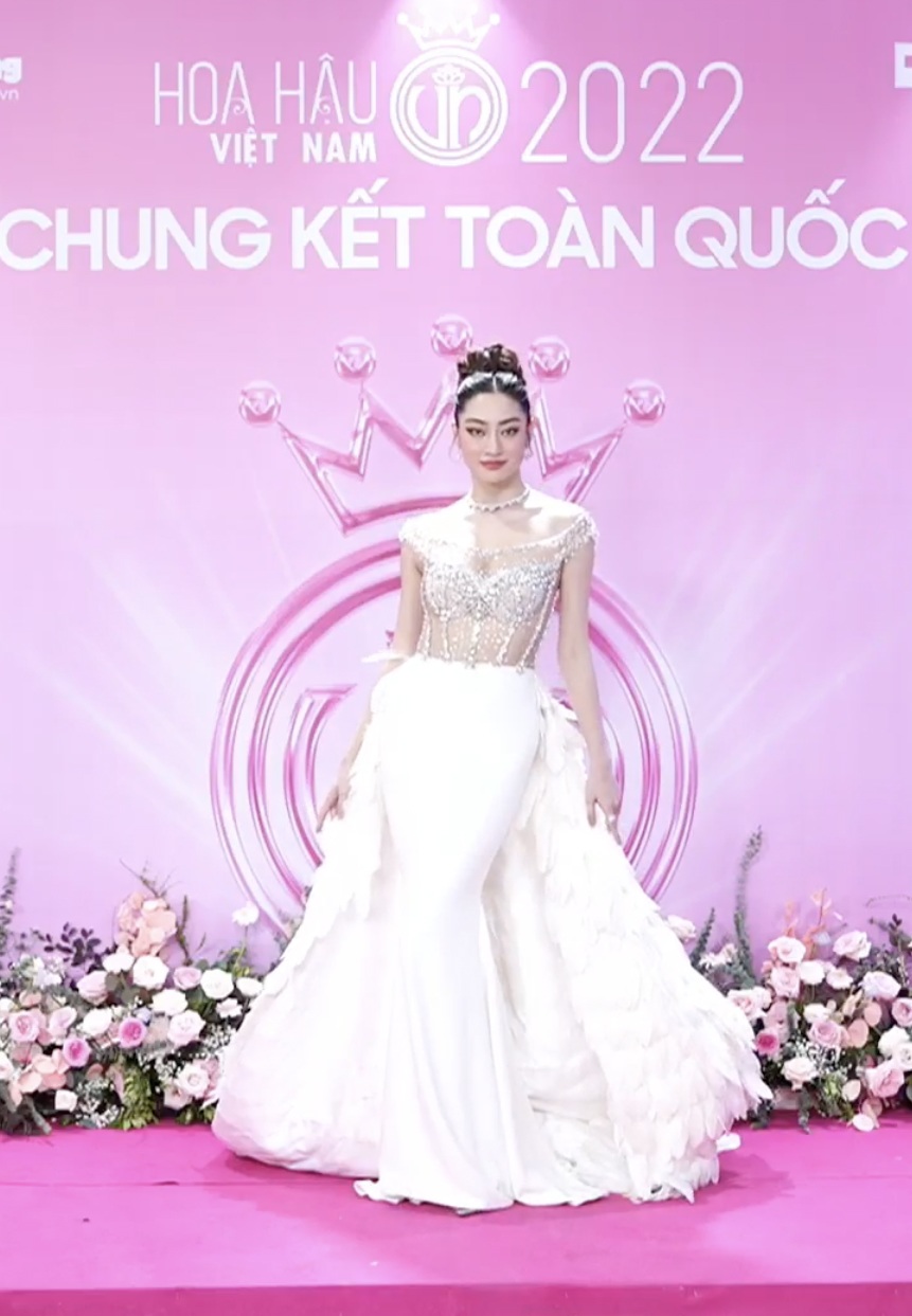 Trực tiếp Chung kết Hoa hậu Việt Nam 2022: 1 trong số 35 thí sinh sẵn sàng đội vương miện - 5