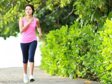 Đi bộ nhanh hay chậm sẽ sống lâu hơn? Nghiên cứu chỉ ra kiểu đi bộ kéo dài thêm 16 năm tuổi thọ