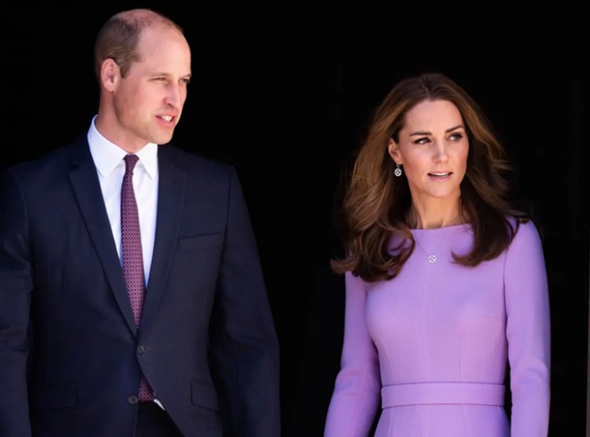 Dù bị kể xấu, Kate và William vẫn bình thản đối diện.