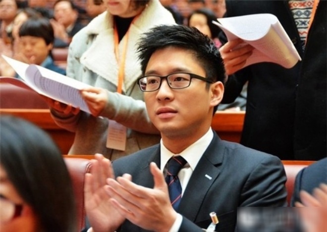 Ôm mộng gả vào nhà hào môn, Chương Tử Di 25 tuổi từng dại dột công khai hôn thiếu gia giữa phố - 7