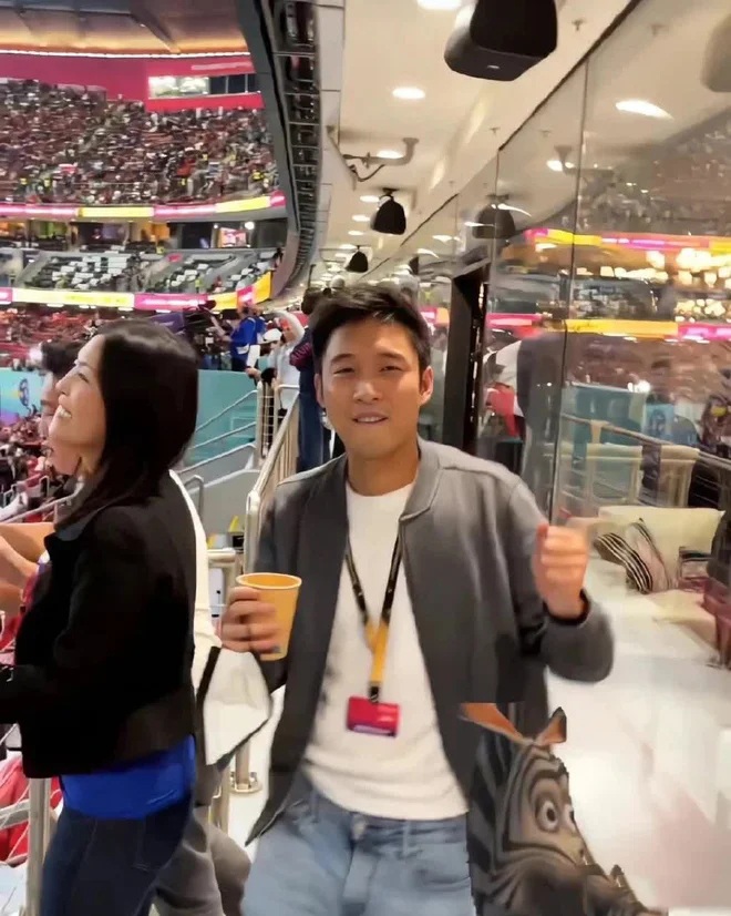 Ôm mộng gả vào nhà hào môn, Chương Tử Di 25 tuổi từng dại dột công khai hôn thiếu gia giữa phố - 12