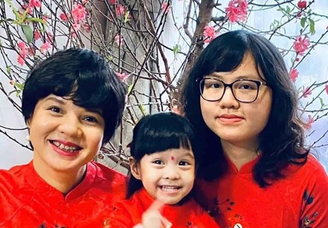 Con gái đầu lòng của Diễm Quỳnh lại giản dị, cá tính.