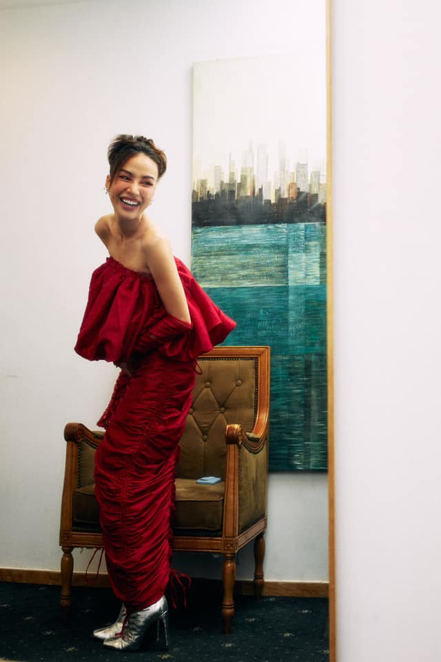 Suốt quá trình hoạt động giải trí, học trò Hồ Ngọc Hà rất kín tiếng. Không ai nghĩ nữ ca sĩ xinh đẹp này đã có con 8 tuổi.