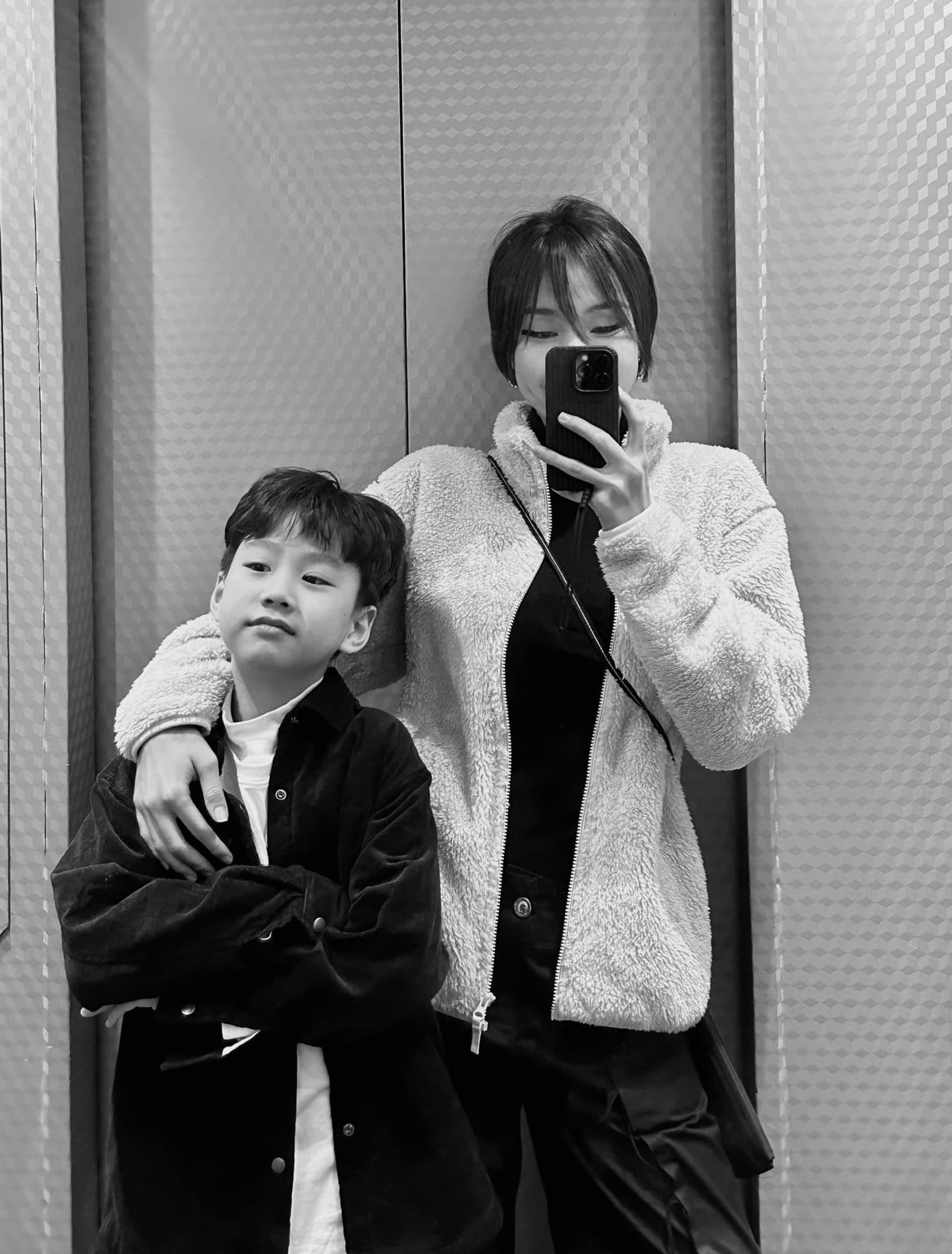 Vẻ ngoài của cậu bé khiến nhiều người xuýt xoa là đẹp như trai Hàn.