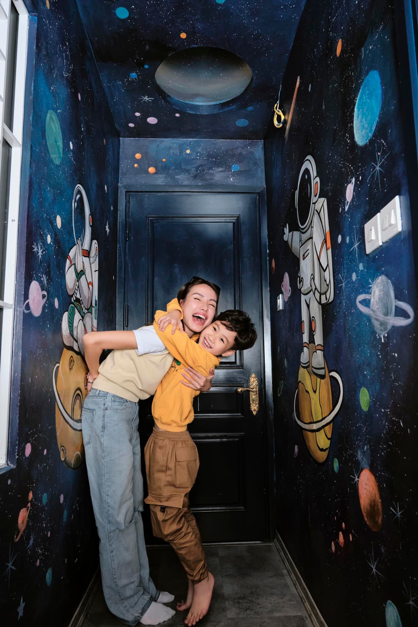 Nữ ca sĩ làm Hồ Ngọc Hà tức, giận: Vừa công khai con trai ruột giấu suốt 8 năm, cậu bé đẹp như trai Hàn - 16