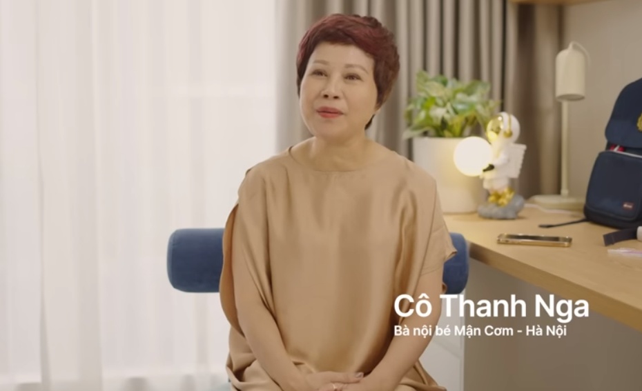 Bà nội của bé bày tỏ mẹ Giang có thể về ngủ với con trong phòng của bé.