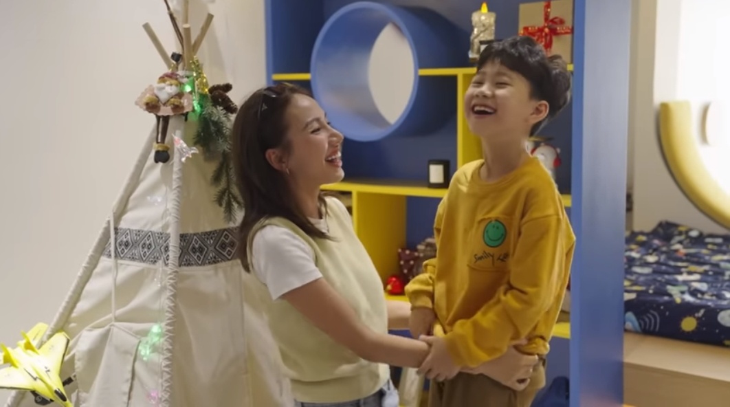 Nữ ca sĩ làm Hồ Ngọc Hà tức, giận: Vừa công khai con trai ruột giấu suốt 8 năm, cậu bé đẹp như trai Hàn - 14