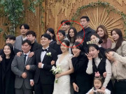 Giải trí - Đi ăn cưới, bạn gái Song Joong Ki có thái độ khó tin khi chứng kiến người yêu ôm cô dâu