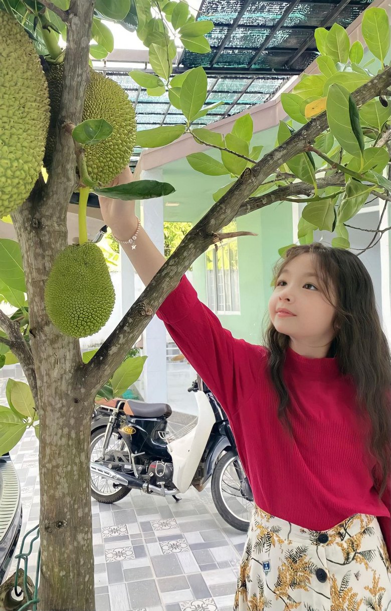 Ảnh Cadie và Alfie do bà ngoại chụp bị mẹ chê, có người muốn amp;#34;đặt gạchamp;#34; con trai Elly Trần dù hơn 26 tuổi - 6