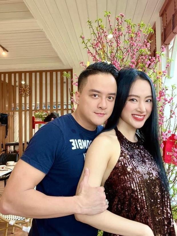 Cặp đôi Angela Phương Trinh - Cao Thái Sơn không ngại thể hiện tình cảm, gọi nhau bằng tên thân mật trên mạng xã hội.