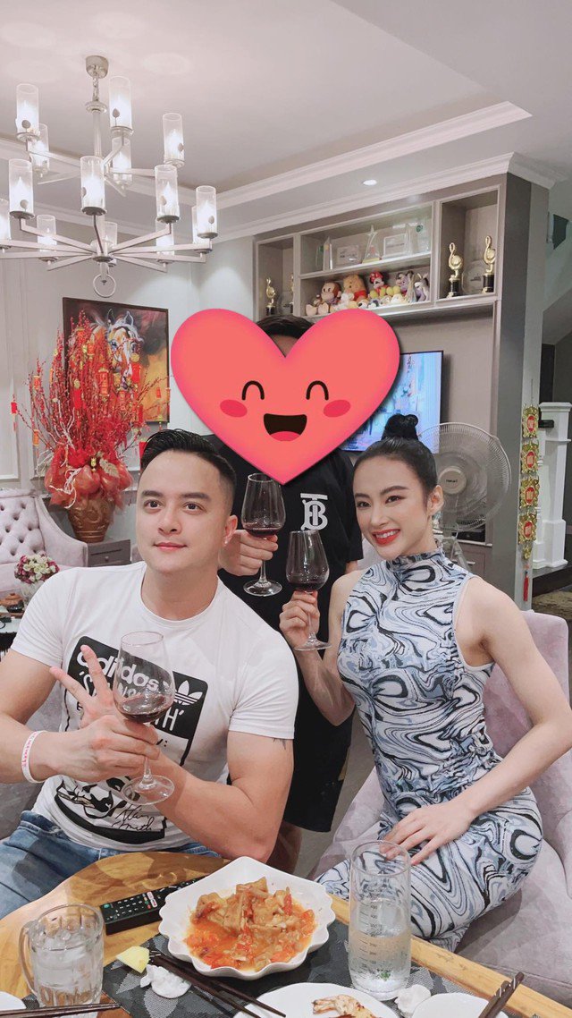 Angela Phương Trinh có lần quay xe chỉ sau 3 ngày công khai yêu chàng ca sĩ điển trai. 