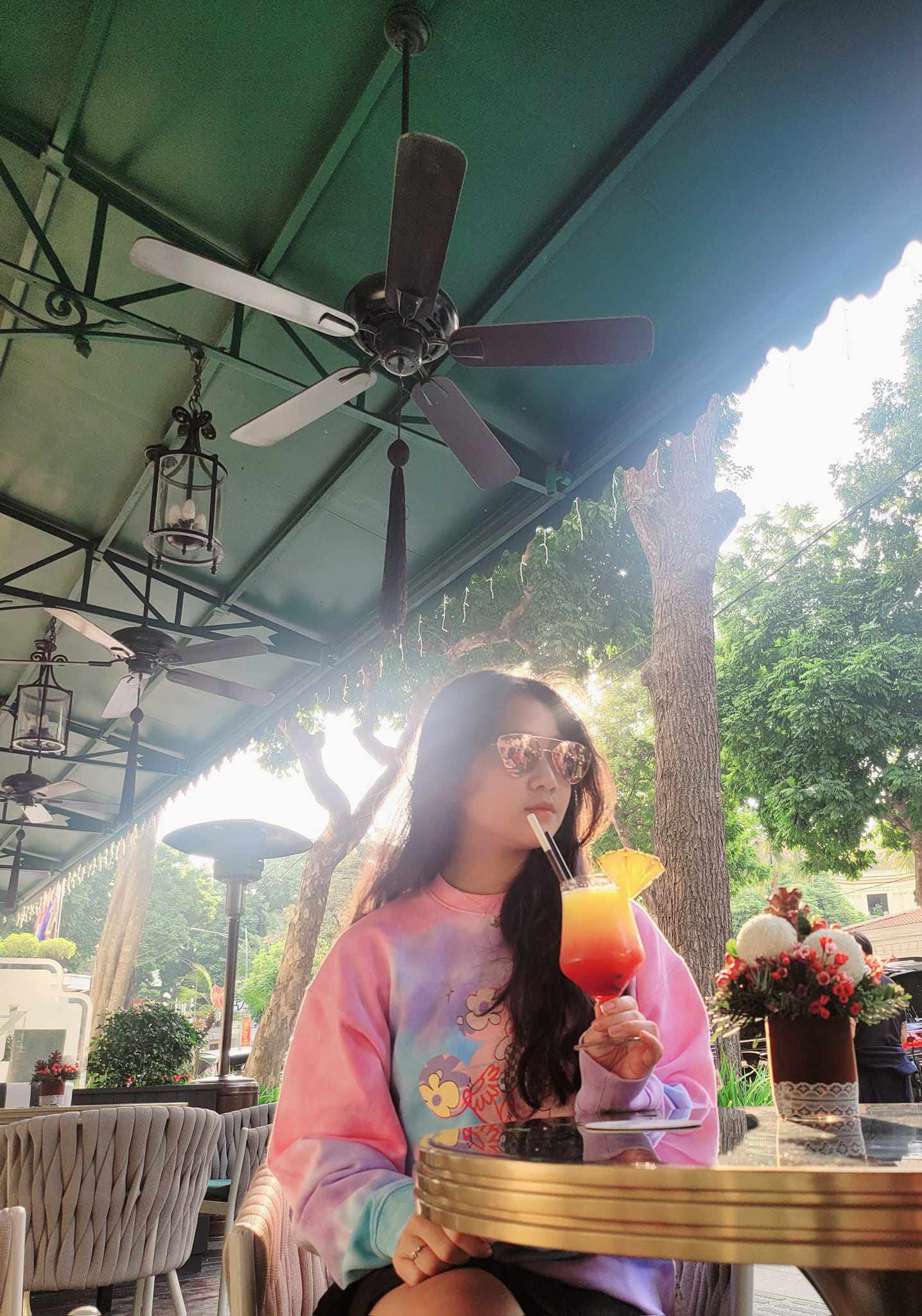 img srchttps://cdn.eva.vn/upload/4-2022/images/2022-12-29/chip-dieu-bo-oi-minh-di-dau-the-bay-gio-qua-tiet-lo-cua-me-ruot-song-ao-giong-bo-manh-truong-lo-nom--322023543_462120042783321_5954528690126342821_n-1672304852-971-width1536height2048.jpg width660 /