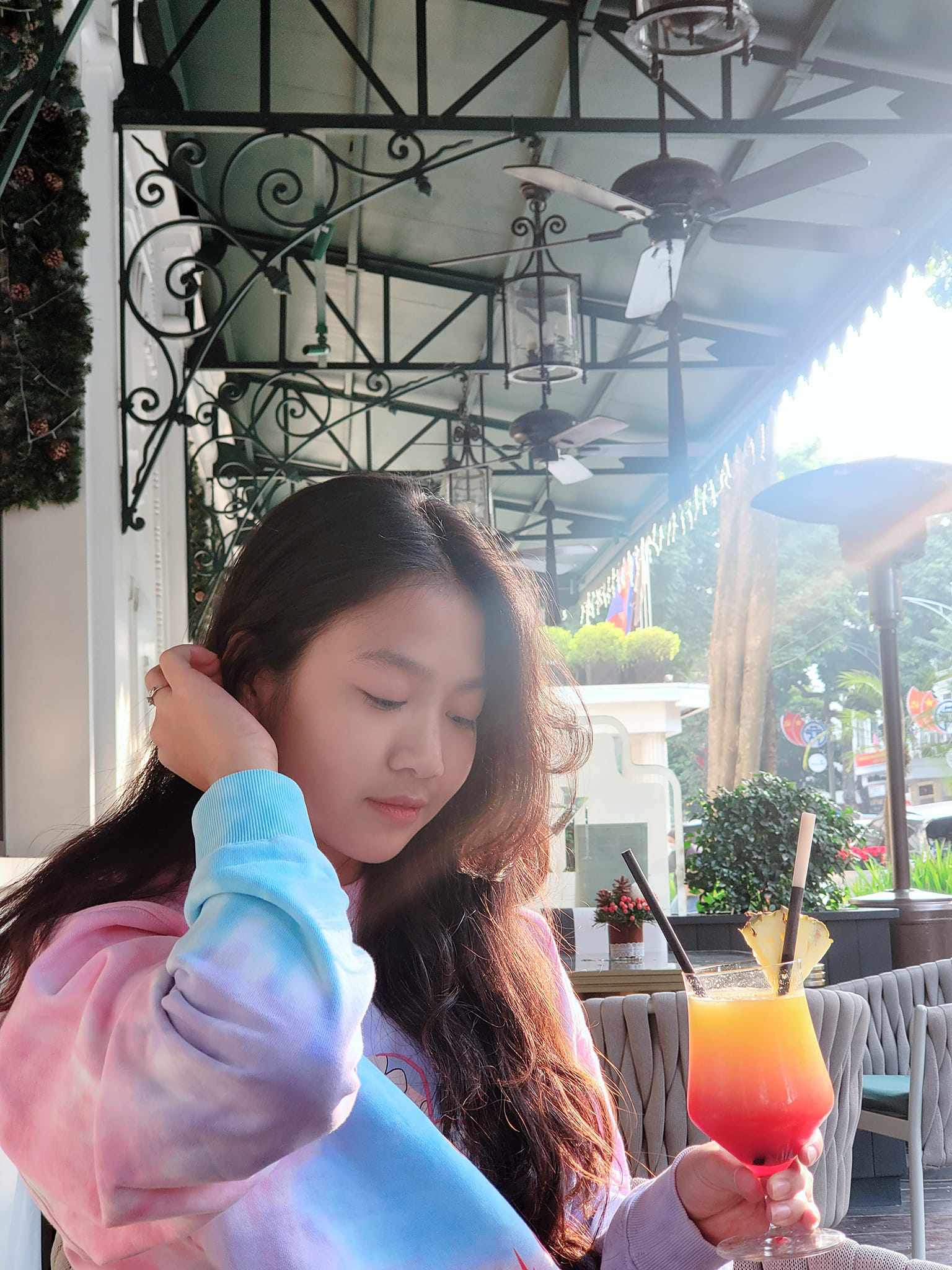 Chíp điệu amp;#34;Bố ơi mình đi đâu thếamp;#34; bây giờ: Sống ảo giống bố, Mạnh Trường nơm nớp muốn theo dõi ở cổng trường - 3