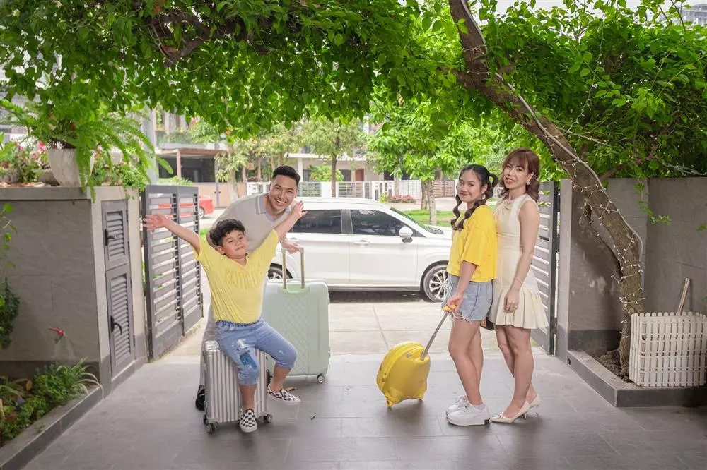 Chíp điệu amp;#34;Bố ơi mình đi đâu thếamp;#34; bây giờ: Sống ảo giống bố, Mạnh Trường nơm nớp muốn theo dõi ở cổng trường - 13