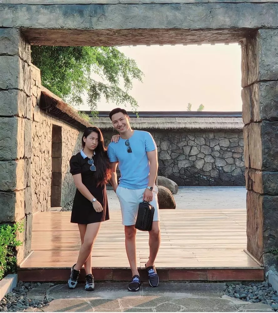 img srchttps://cdn.eva.vn/upload/4-2022/images/2022-12-29/chip-dieu-bo-oi-minh-di-dau-the-bay-gio-qua-tiet-lo-cua-me-ruot-song-ao-giong-bo-manh-truong-lo-nom--305183025_7926171337453422_4689080512457677451_n-1672304851-56-width1694height2048.jpg width660 /