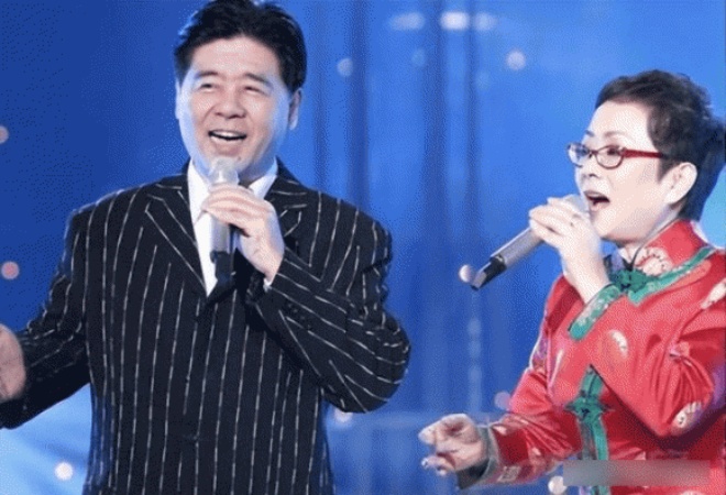 Bà lại tỏa sáng trên sân khấu.