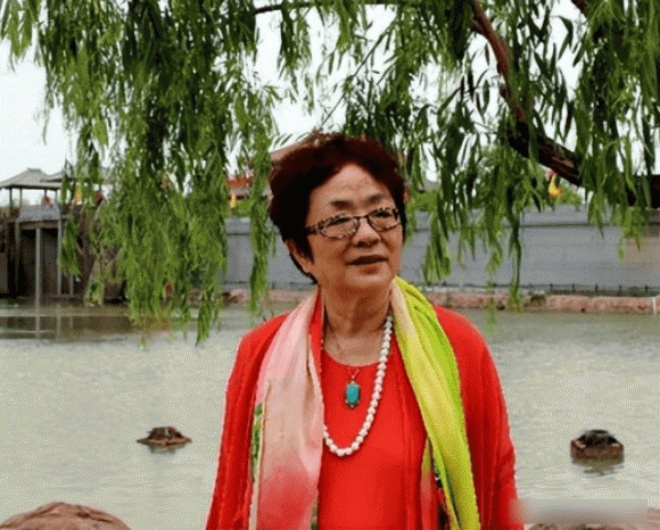 Sau những biến cố, bà giờ sống rất giản dị.