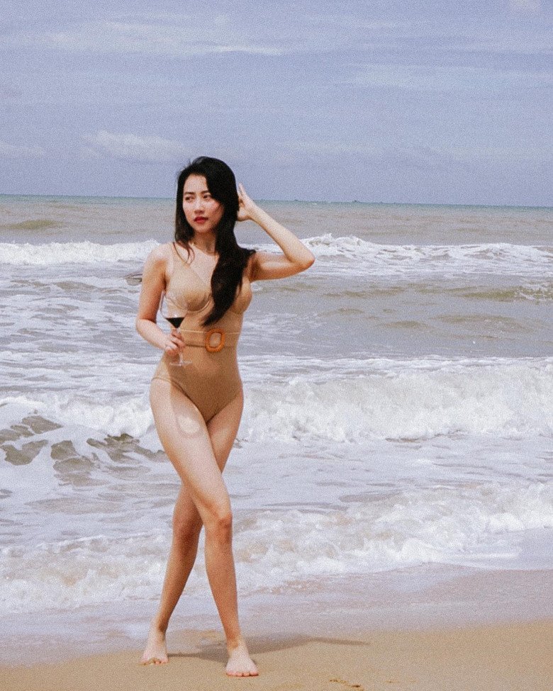 Body của nữ diễn viên có độ săn chắc của người tập luyện nhưng cũng không quá cơ bắp, nổi khối như các người mẫu thể hình.