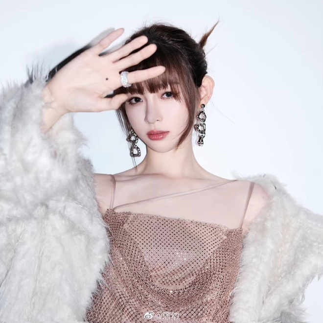 Miyou thừa nhận tình cảm với người đàn ông đáng tuổi bố, lớn hơn cả mẹ đẻ.