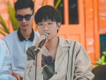 Tiên Cookie khiến khán giả "nổi gai ốc" khi hát lại "999 đóa hồng"