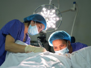 Bà bầu - Mẹ bầu song thai 23 tuần bỗng tử cung tụt nhanh và cuộc khâu cấp cứu khiến 3 bác sĩ toát mồ hôi hột