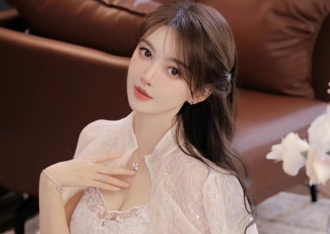 Diệp Kha mới tố cáo Tiểu Hồ Tịnh và buộc cô này phải xin lỗi.