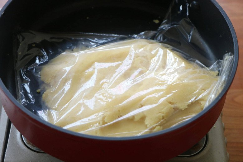 Tự làm bánh đậu xanh đãi khách ngày Tết cực dễ, nhân lại có thứ này chảy ra ngon gấp bội - 10