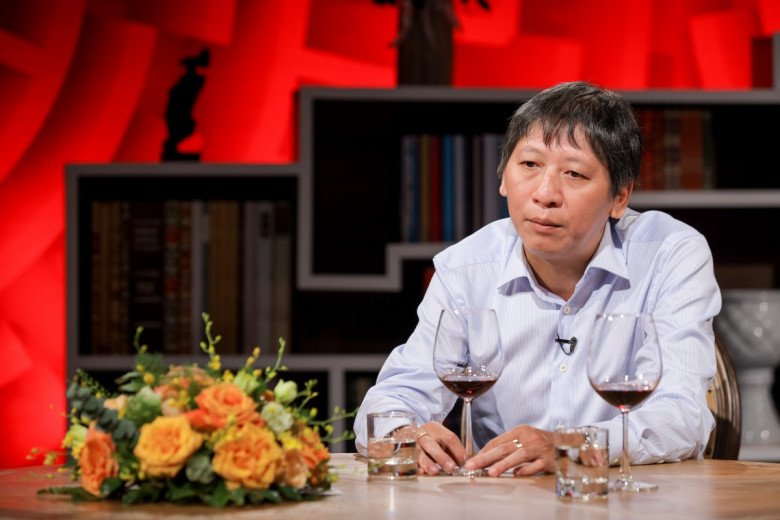 Ngay từ khi quyết định xây dựng tổ ấm, nhà báo Hà Quang Minh đã biết nó sẽ khó trọn vẹn.