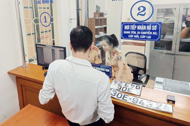 7 chính sách mới có hiệu lực từ tháng 10/2023, ai cũng cần biết: Tăng lệ phí đăng ký, cấp biển số xe máy, ô tô - 1