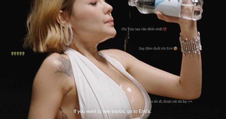 Xuyên suốt bộ phim, nhiều yếu tố 18+, kinh dị,… được cài cắm.