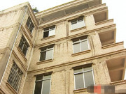 Tin tức - Hai anh em mua căn biệt thự "ma ám", đêm đêm nghe âm thanh kỳ lạ, lắp camera phát hiện chuyện khó tin