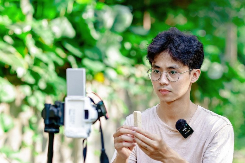 Chàng trai Hà Nội khiến dư luận không khỏi thích thú khi lấy chủ đề ẩm thực làm nội dung sáng tạo Tiktok.