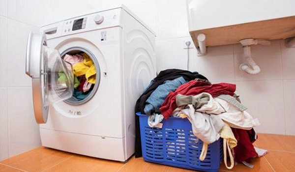 Sai lầm khi sử dụng máy giặt khiến quần áo giặt rồi vẫn bẩn - 1