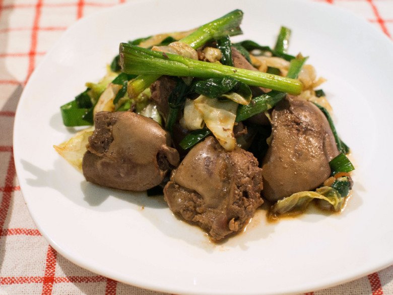 CHO GÀ ĂN GAN HEO CÓ TỐT KHÔNG