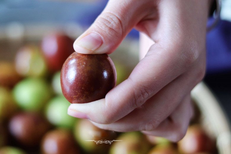 Mua hồng táo chọn quả có vỏ nâu đỏ hay màu hỗn hợp thì ngon, người trồng chỉ cách bất ngờ - 7