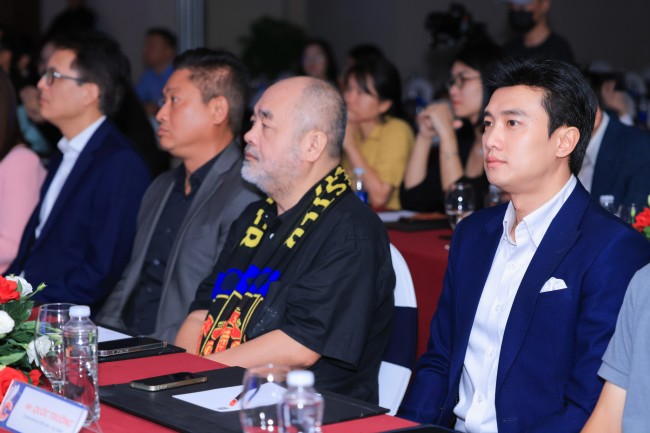 Nam diễn viên hy vọng có cơ hội được ngồi ghế nóng.