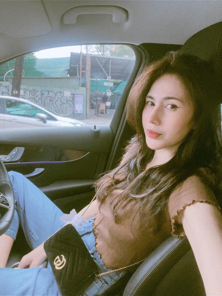 View - Thủy Tiên bị đồn dao kéo, chiếc mũi đổi khác nhưng 1 bộ phận 10 năm không đổi