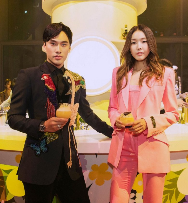 Lý Quí Khánh và người mẫu Han Hye Jin.
