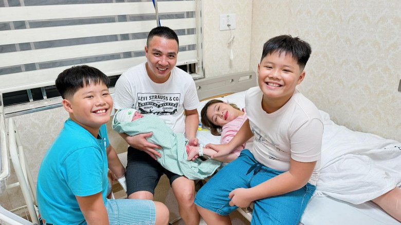 MC Hoàng Linh kể chuyện 3 ngày đi đẻ sung sướng chẳng khác nào đi nghỉ dưỡng - 8