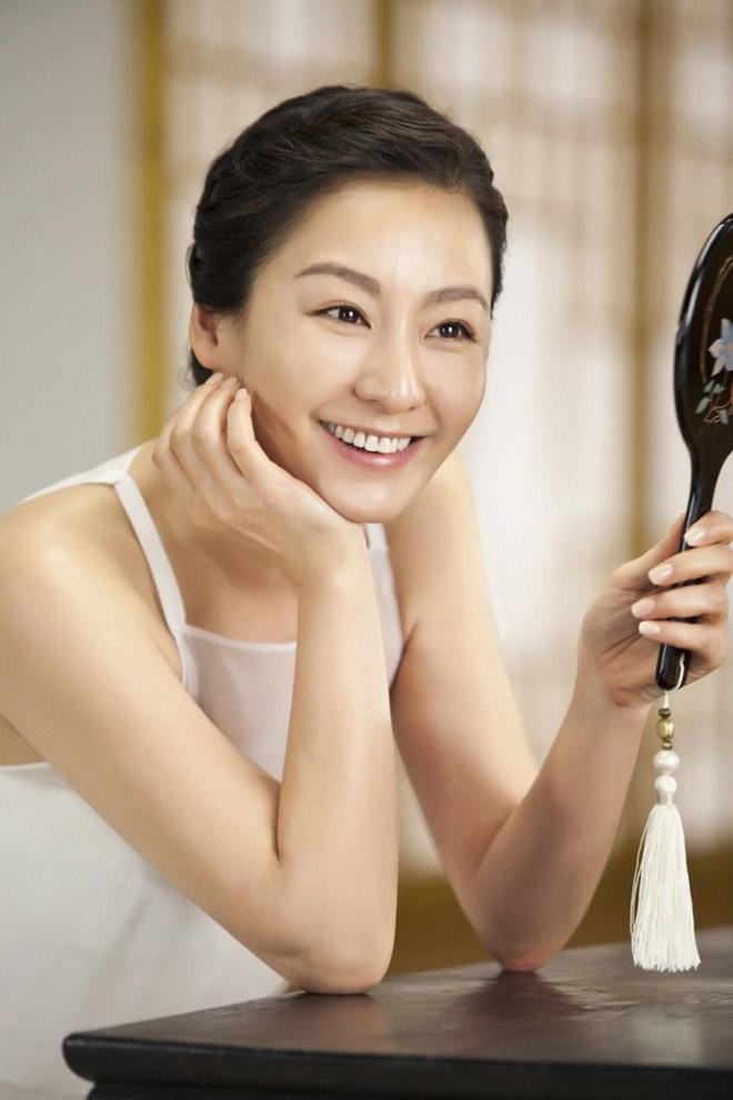 View - Lee Mi Yeon - Tình đầu quốc dân xứ Hàn: Từng là Nữ hoàng quảng cáo, không dám tái hôn sau đổ vỡ